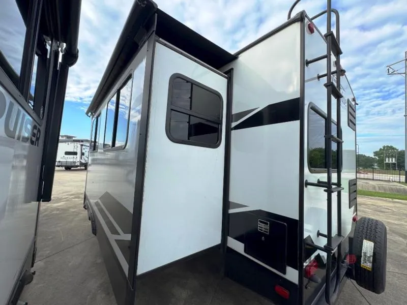 2021 Grand Design Imagine 2670MK - Photo 3