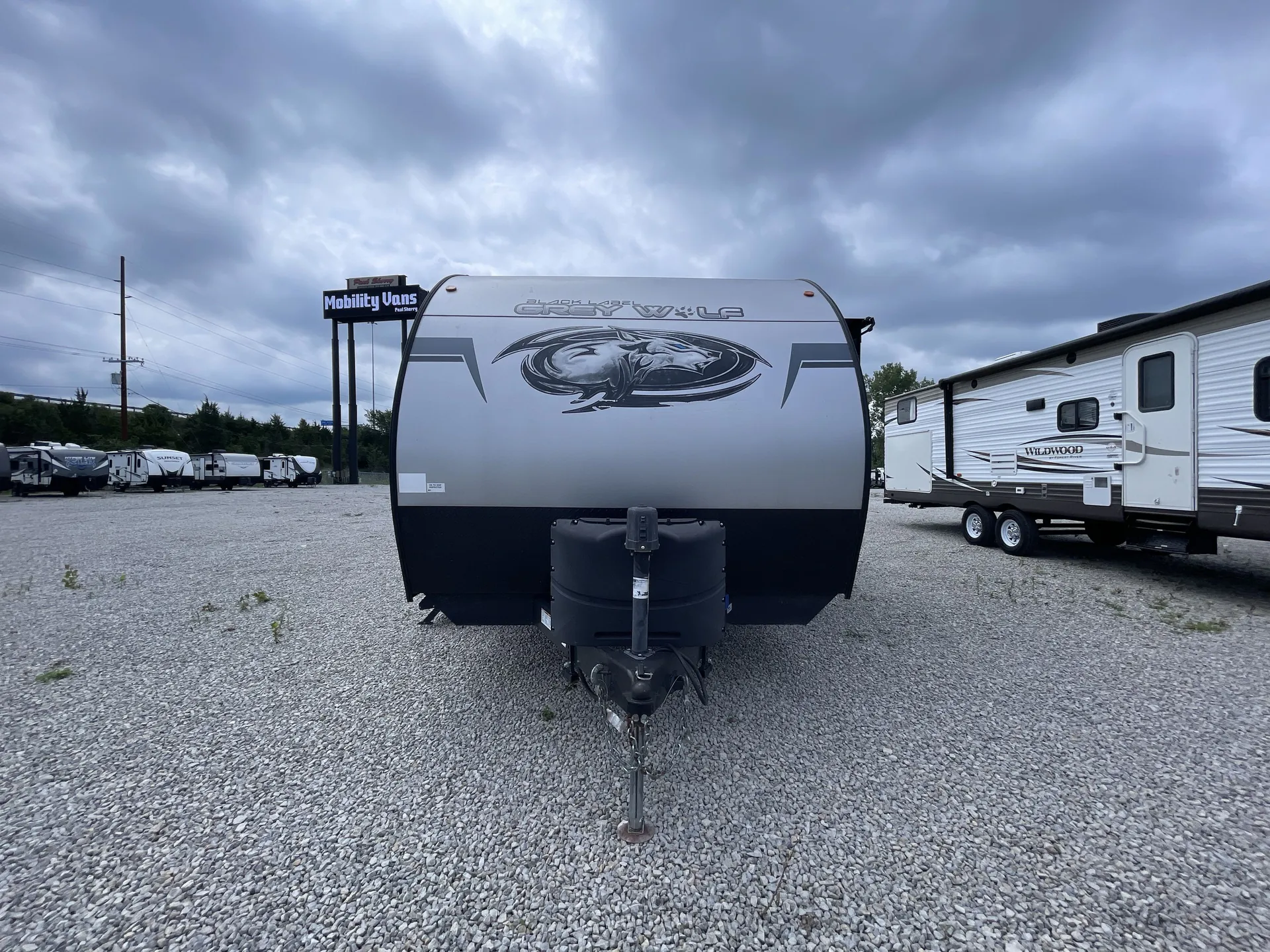 2021 Forest River Cherokee Grey Wolf Black Label 27RRBL — front