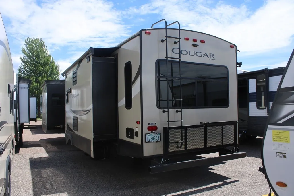 2018 Keystone Cougar Half-Ton Series 32RLI - Photo 3