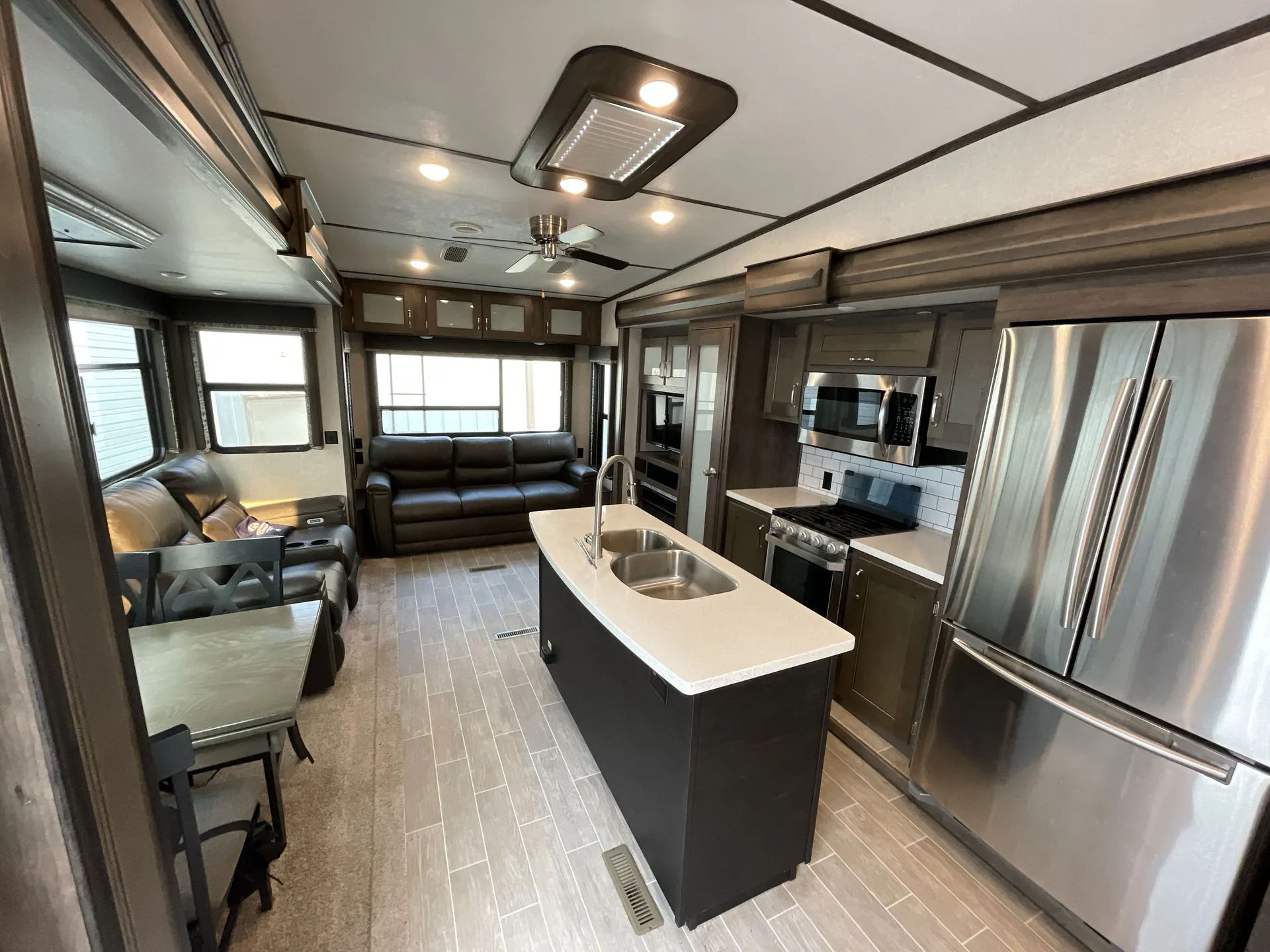 2019 Keystone Montana High Country 331RL — living area main