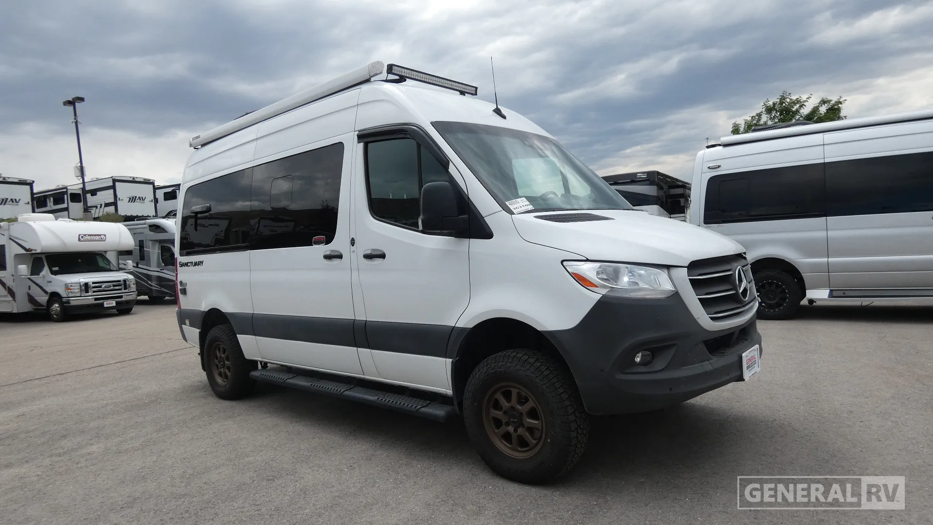 2022 Thor Motor Coach Sanctuary 19P - Photo 2