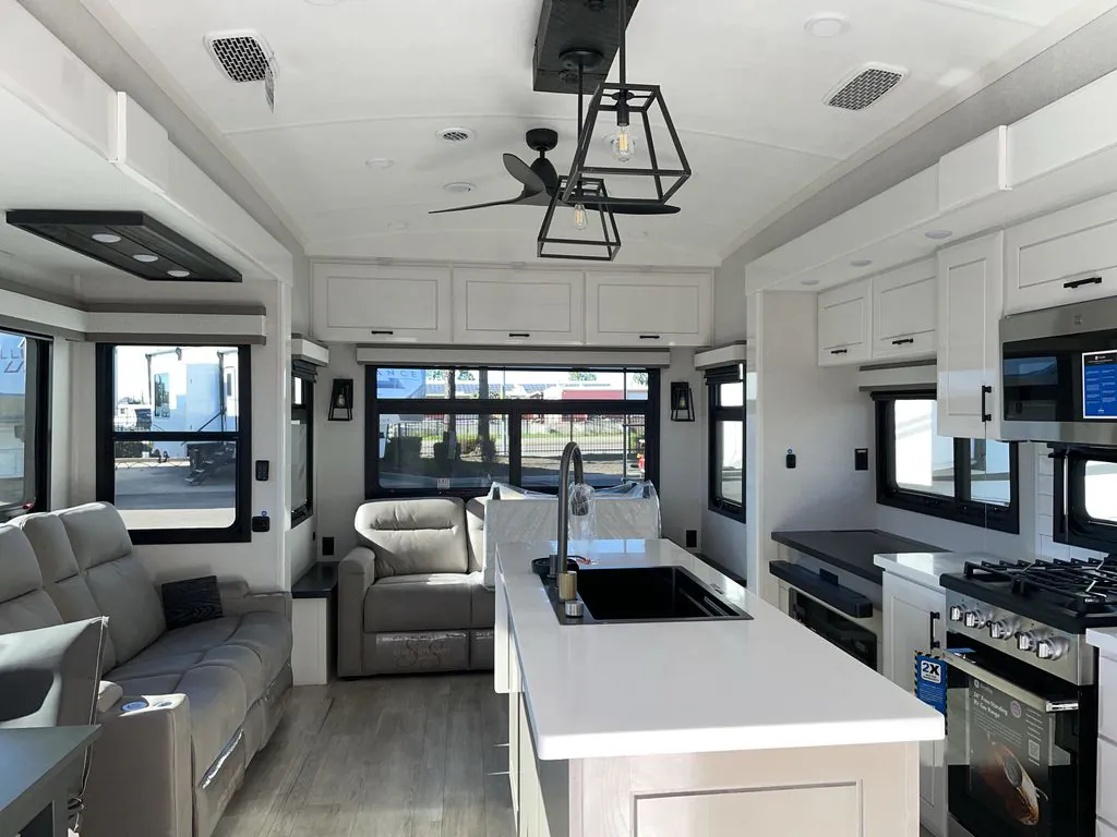 2026 Jayco Pinnacle 36FBTS, Photos photo 3