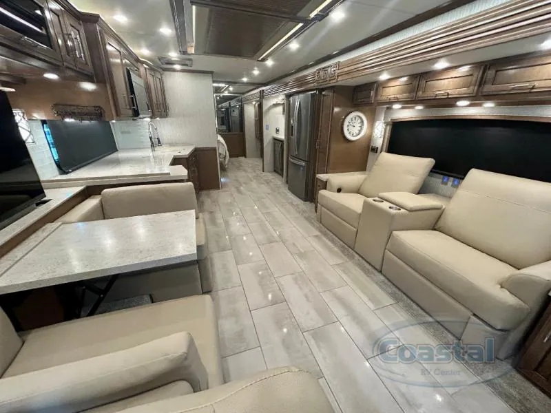 2023 Newmar Ventana 4068 - Photo 3
