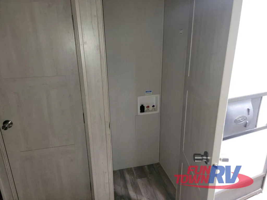 2023 Forest River Cardinal Luxury 380RLX, Photos photo 55