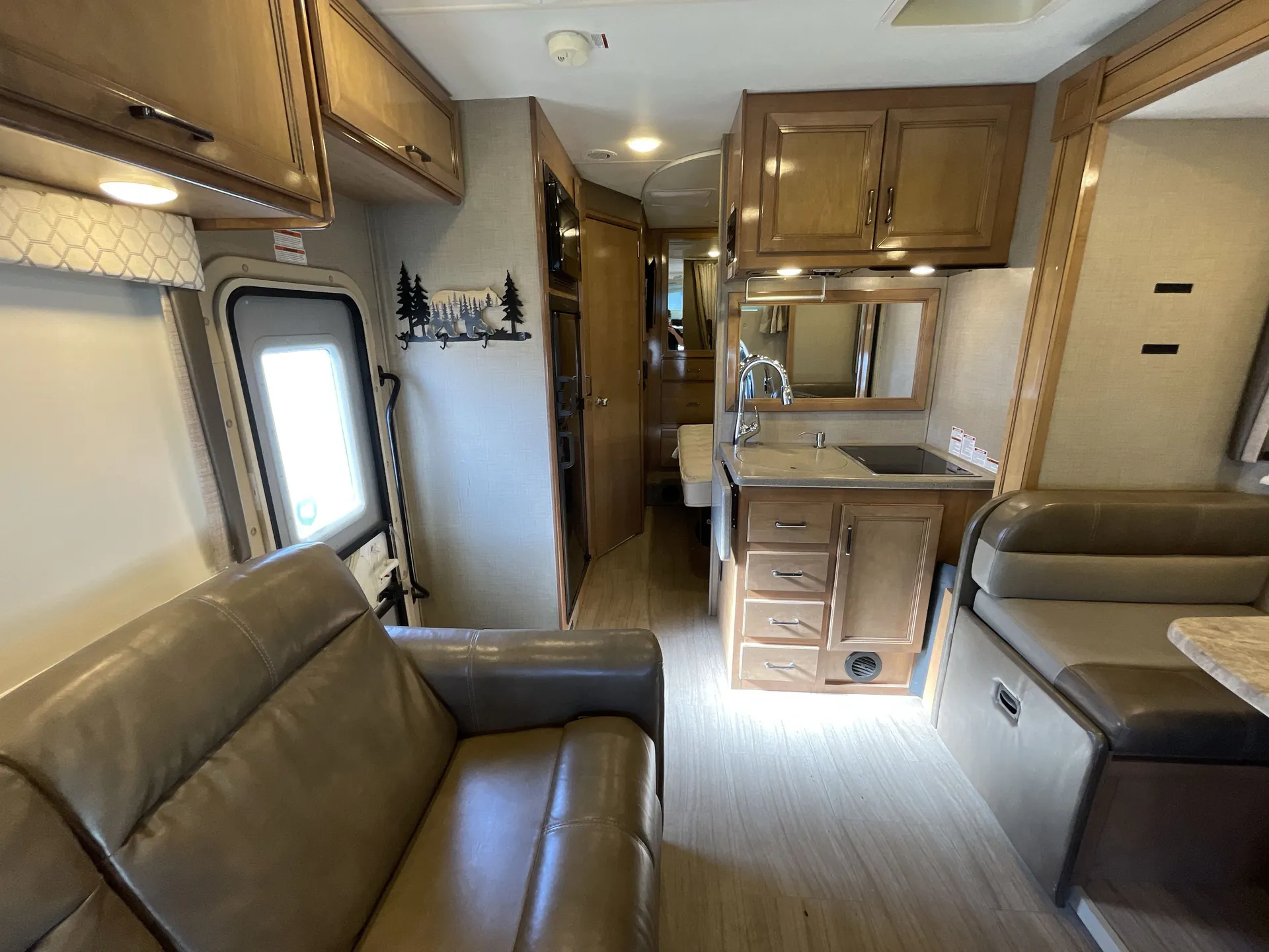 2020 Thor Motor Coach Quantum CR24 — living area main