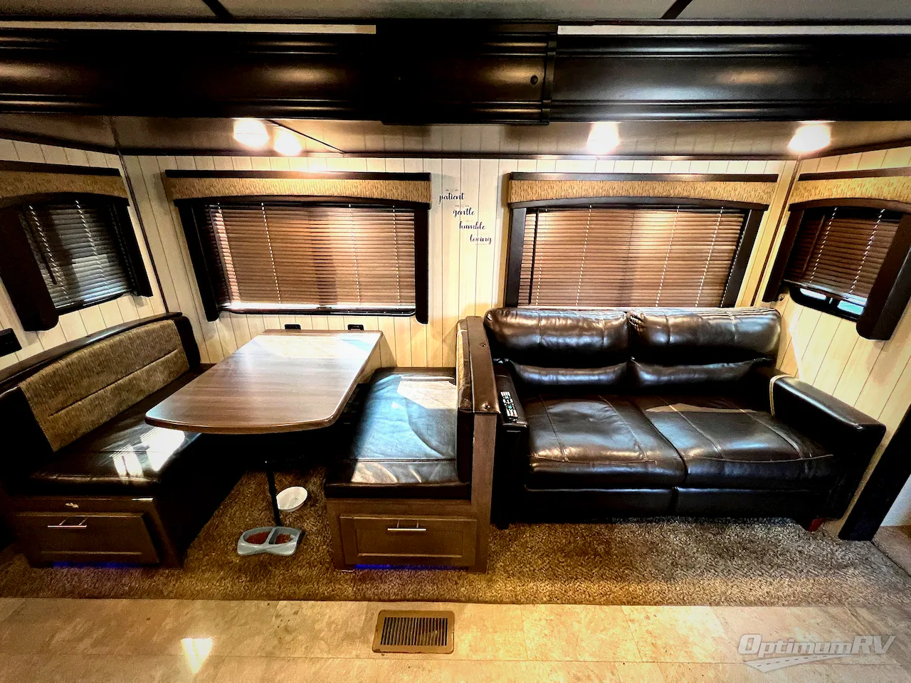 2018 CrossRoads Sunset Trail Super Lite SS289QB dealer photo 7 from Optimum RV