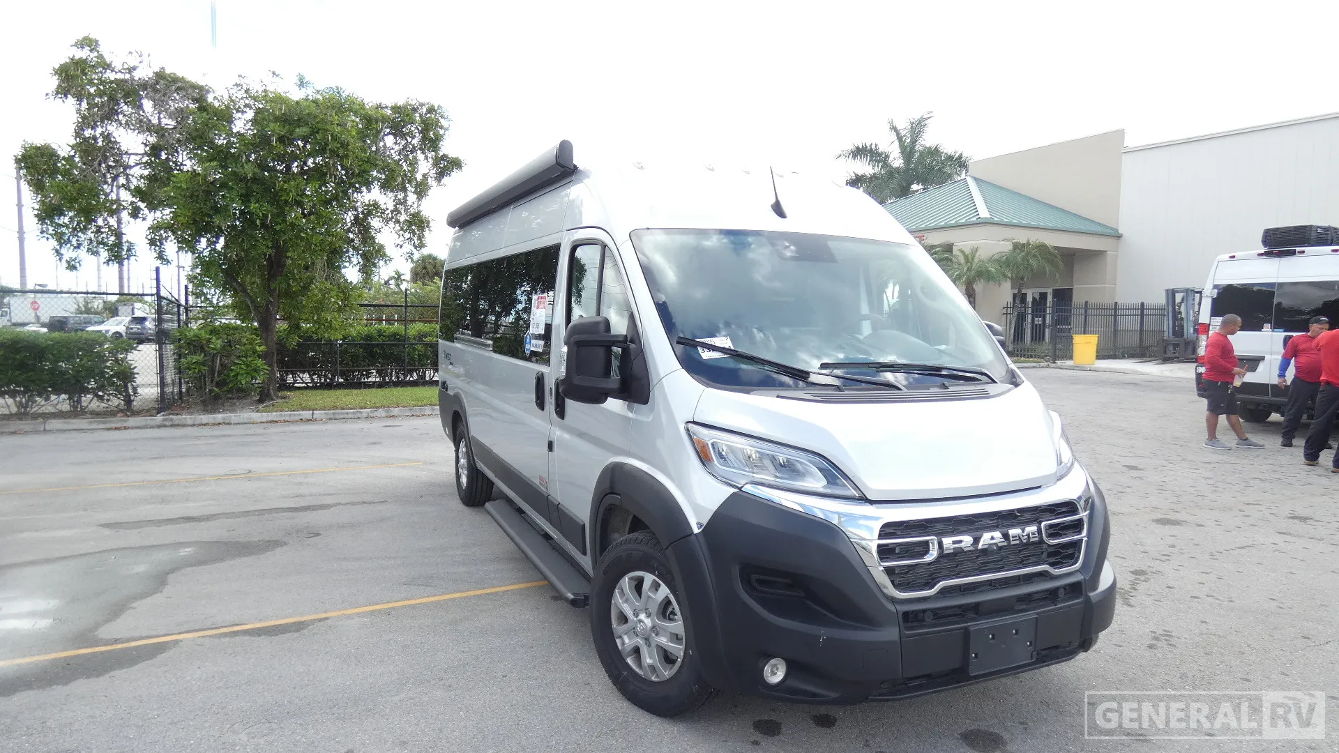2026 Thor Motor Coach Tellaro 20U - Photo 2