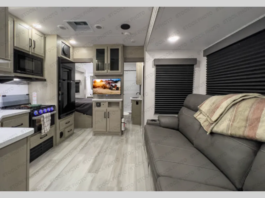 2026 Grand Design Momentum G-Class 31G - Photo 3