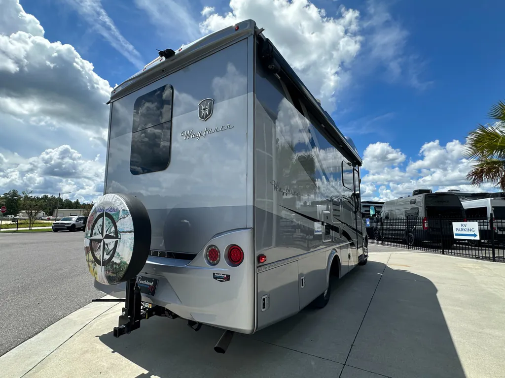 2020 Tiffin Wayfarer 25 RW, Photos photo 3