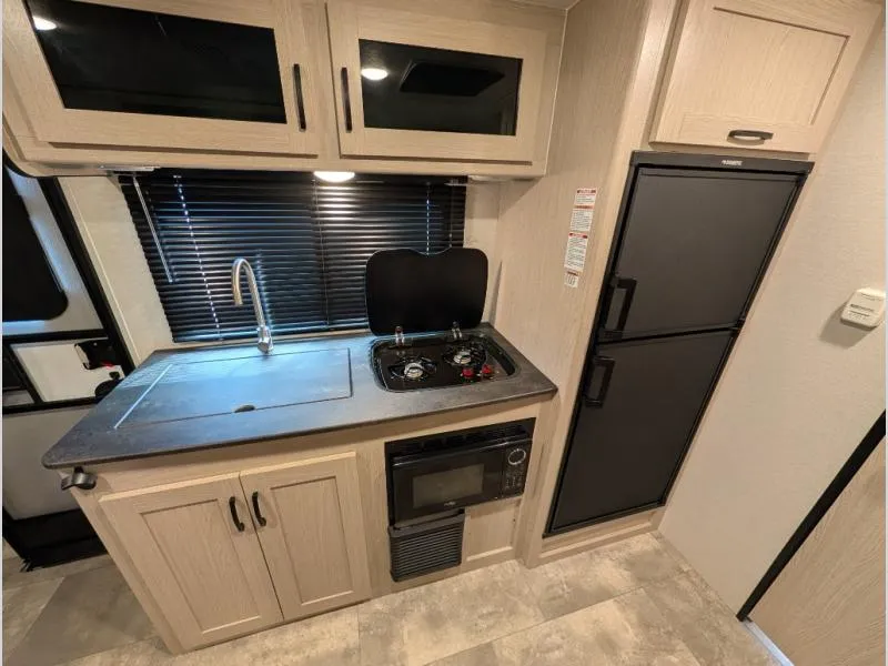 2022 Coachmen Apex Nano 191RBS - Photo 3