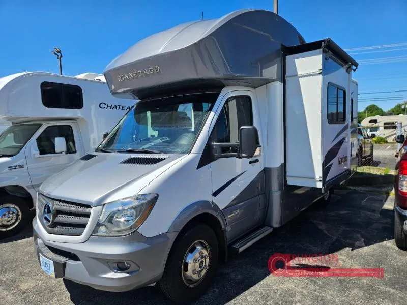 2019 Winnebago Navion 24V - Photo 2