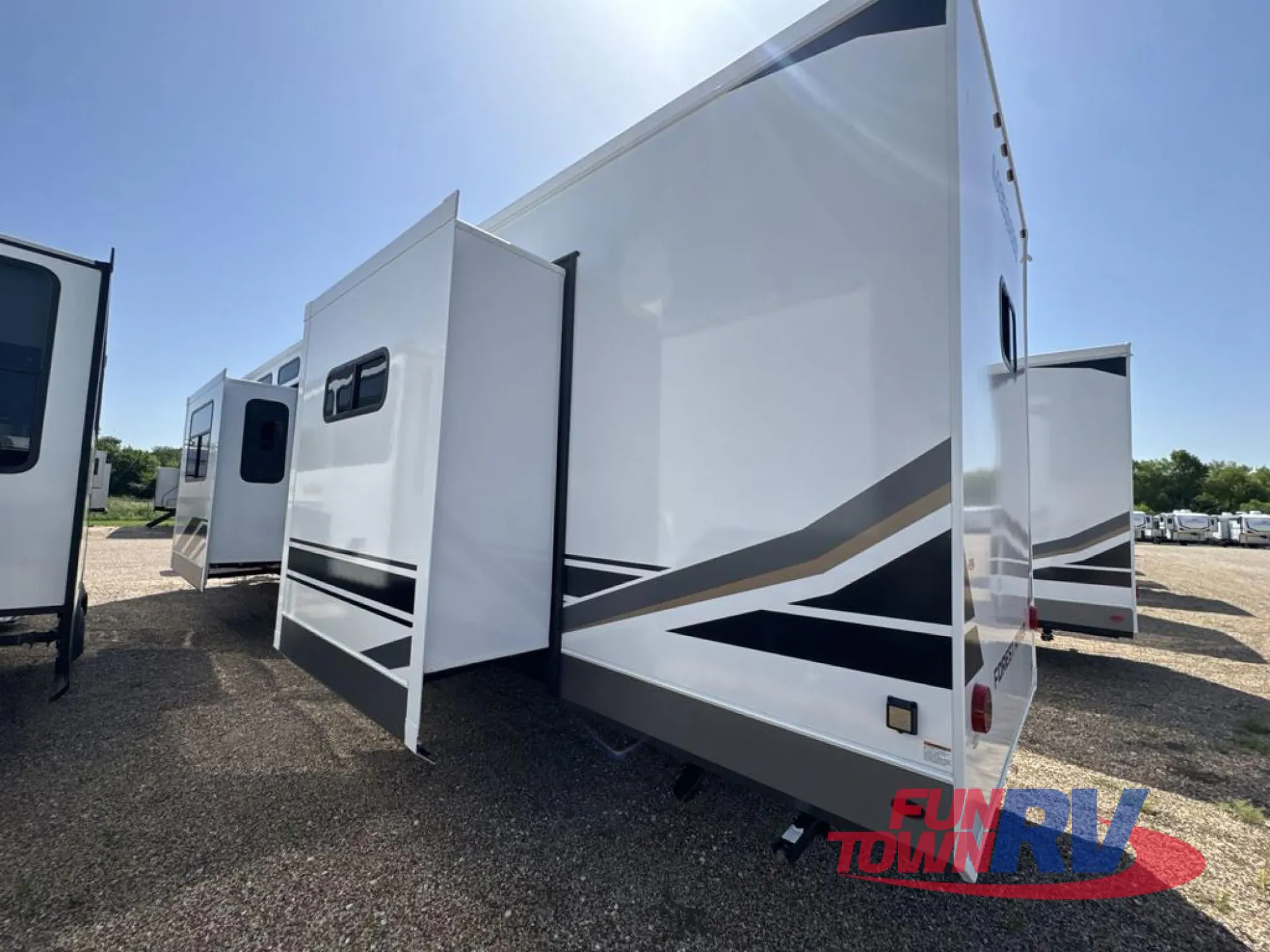 2027 Forest River LaCrosse 39FK dealer photo 5 from Fun Town RV