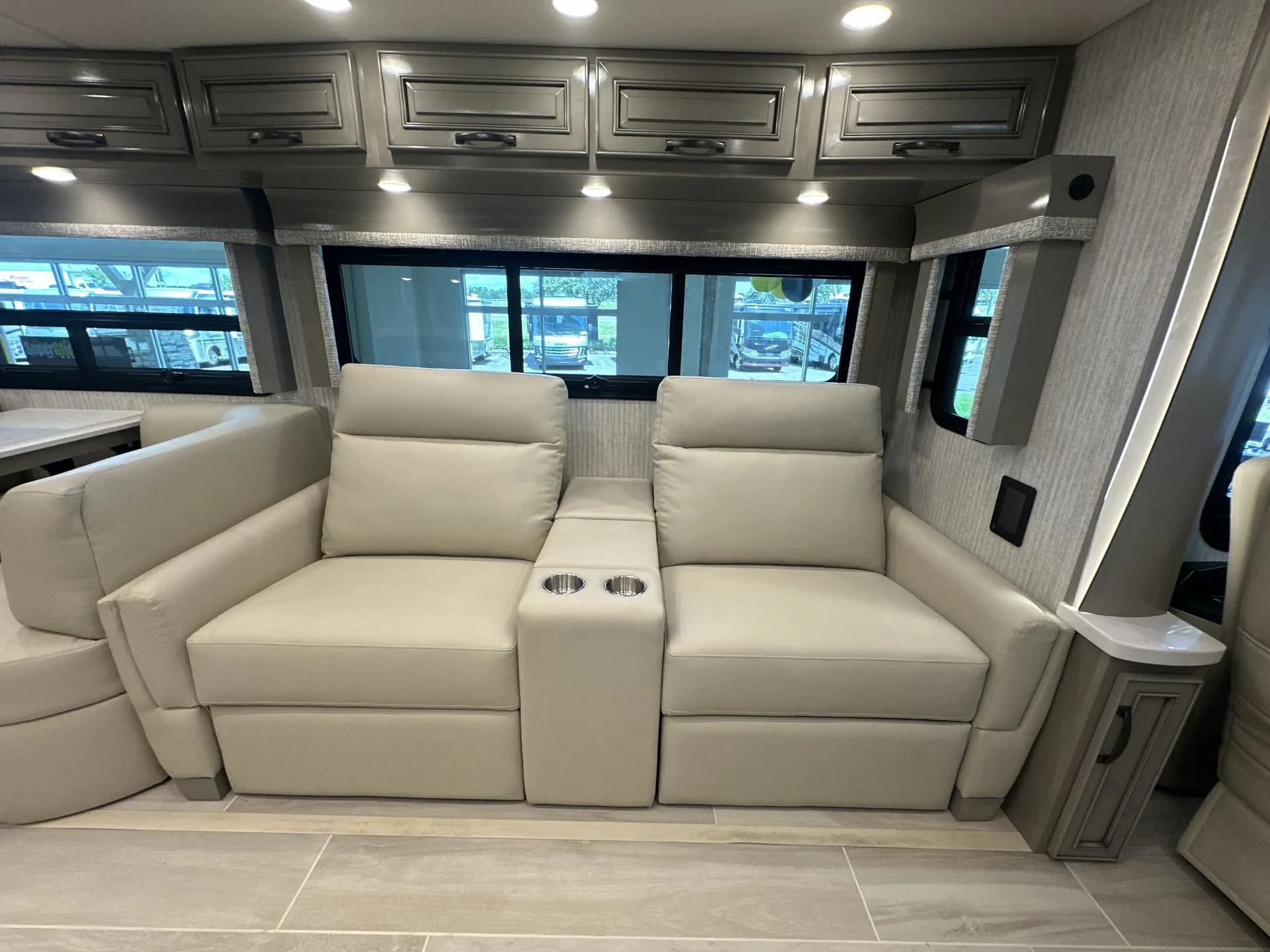 2027 Newmar Dutch Star 4340 - Photo 3