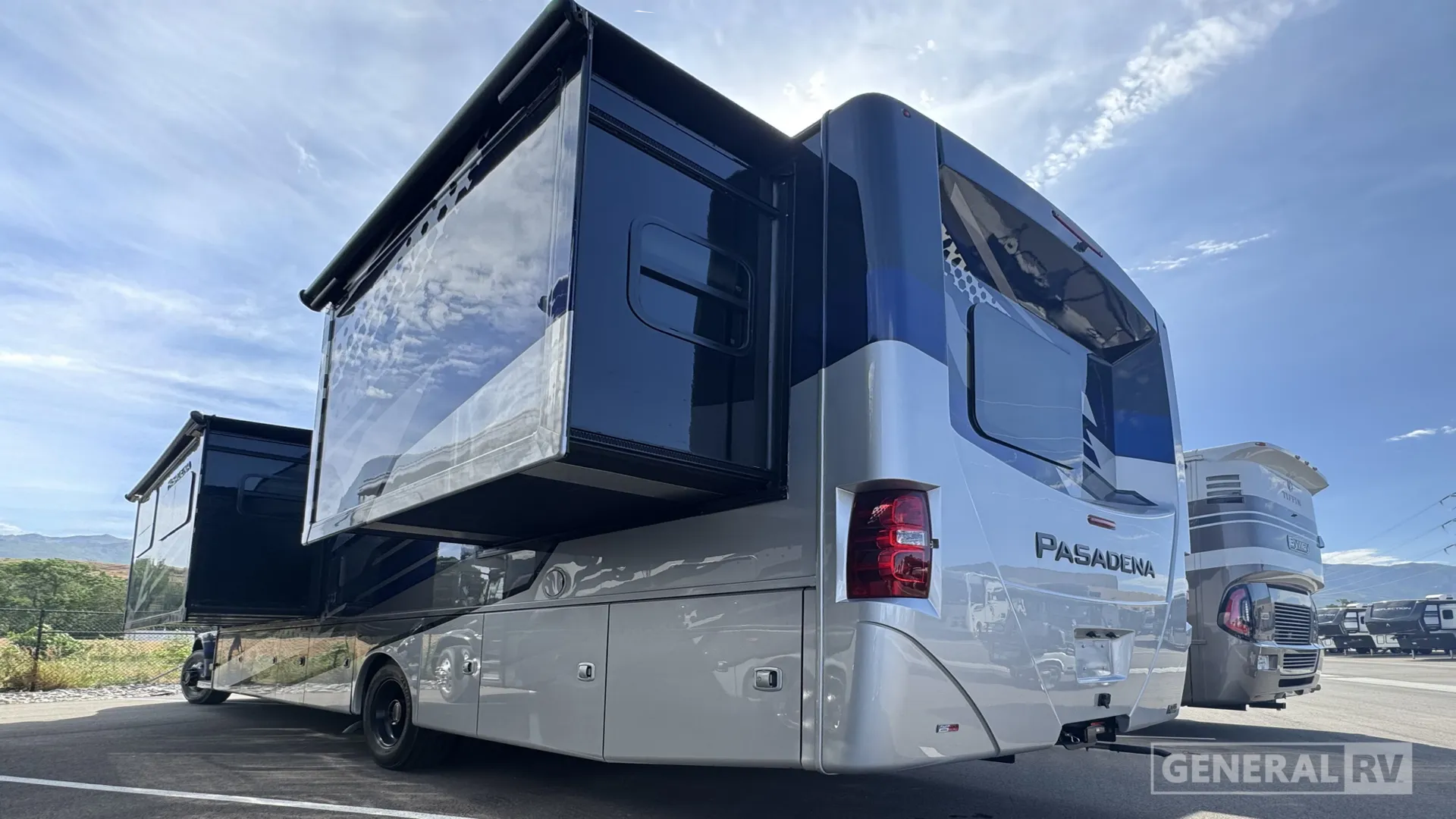2026 Thor Motor Coach Pasadena 38FX - Photo 4