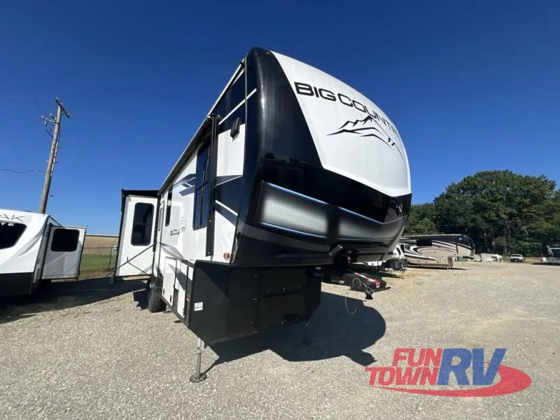 2023 Heartland Big Country 3200RLK - Photo 2