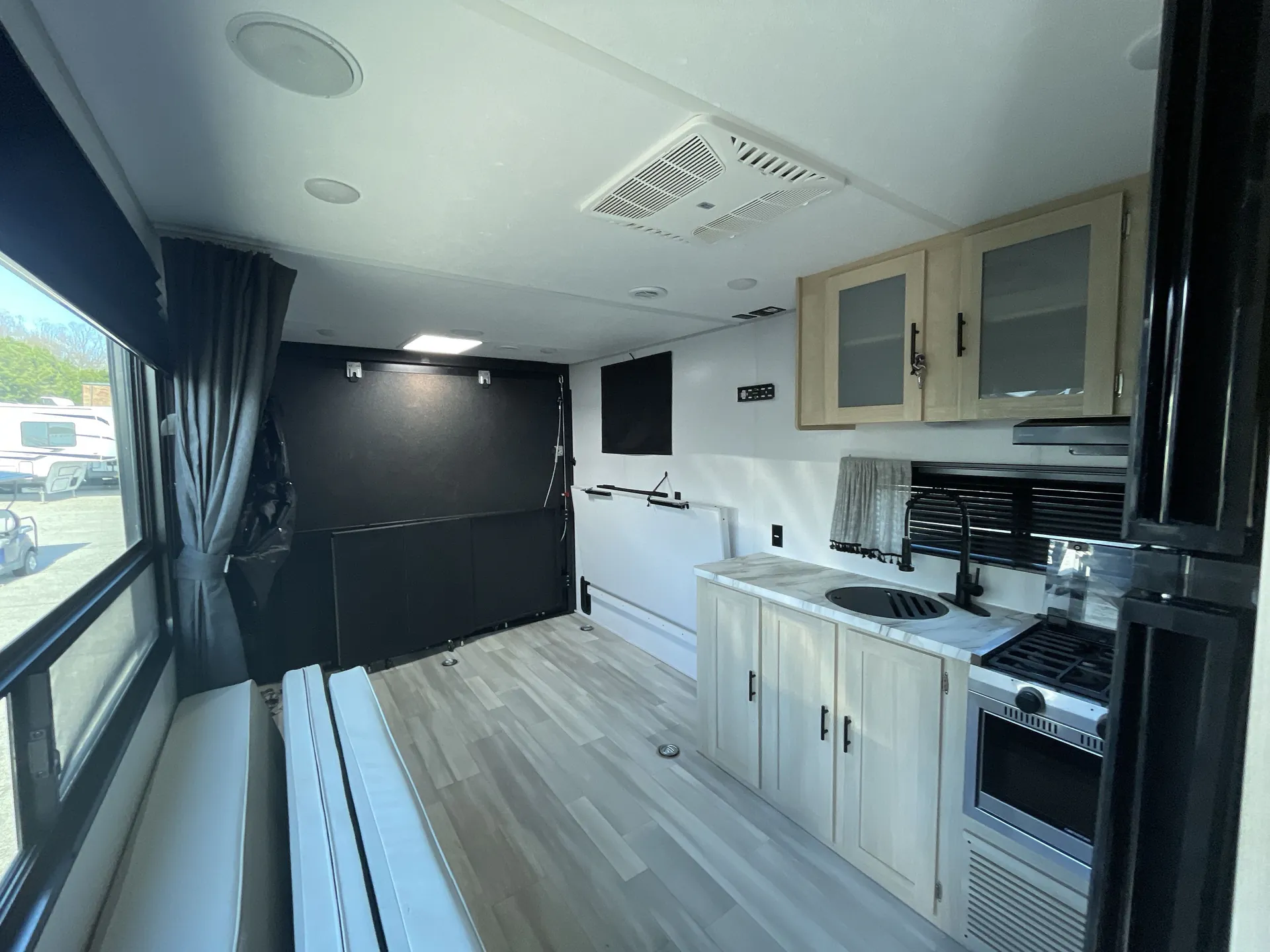 2023 Forest River Wildwood FSX 265RTK — living area main
