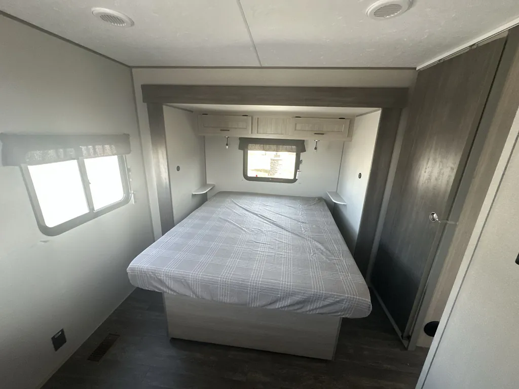2026 Forest River Aurora 34BHTS 2 QUEEN BEDS, Photos photo 25