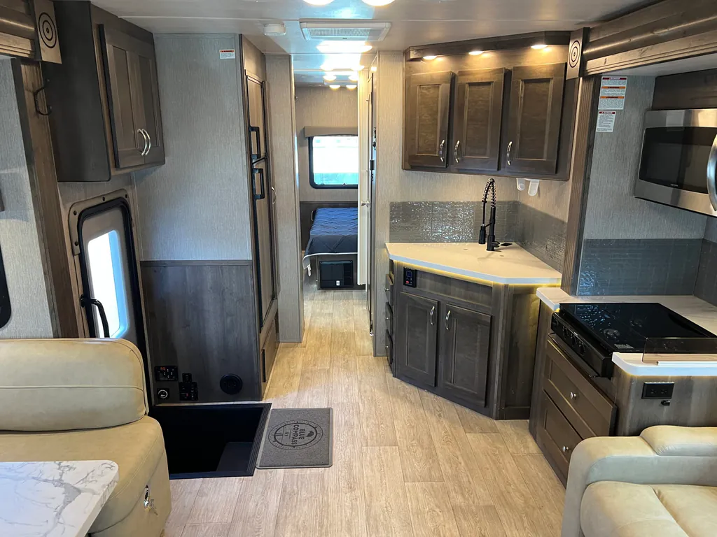 2023 Nexus Wraith 33W, Photos photo 5