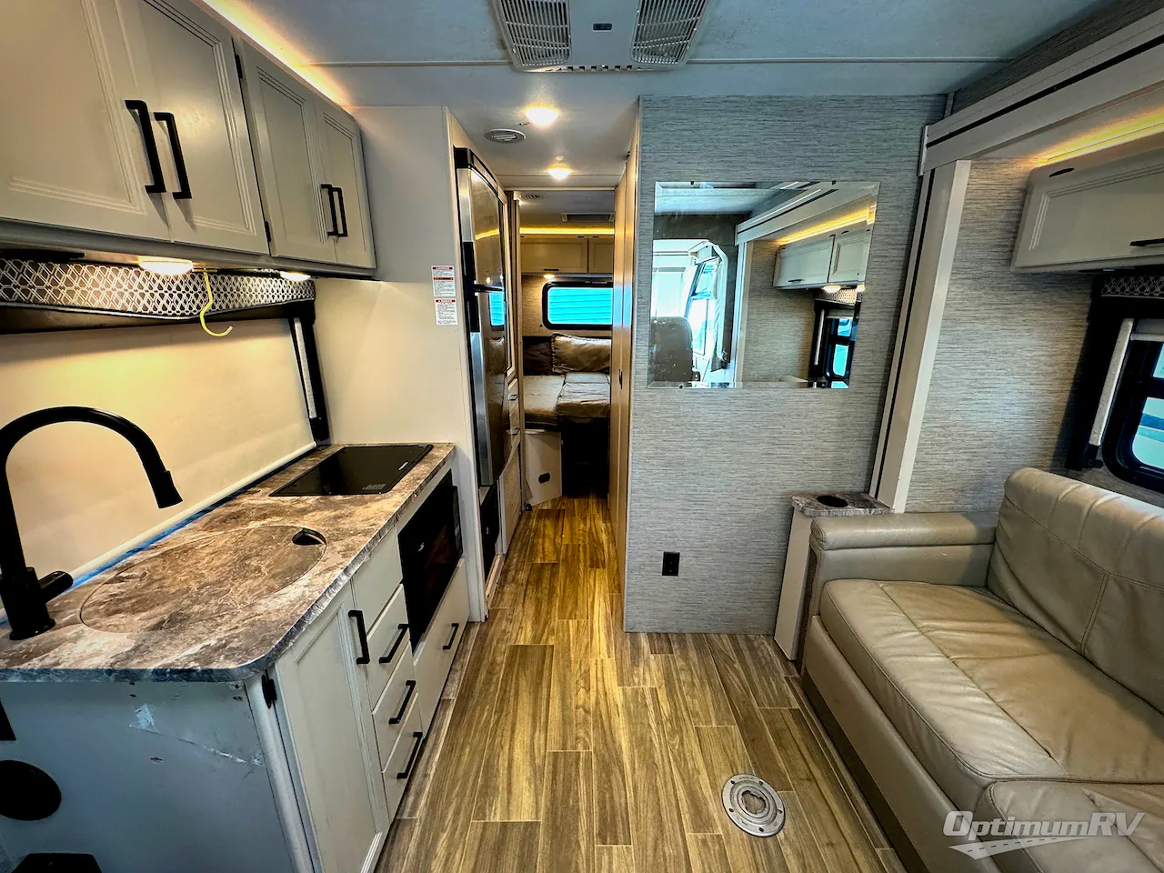 2021 Thor Motor Coach Axis 24.1 - Photo 3