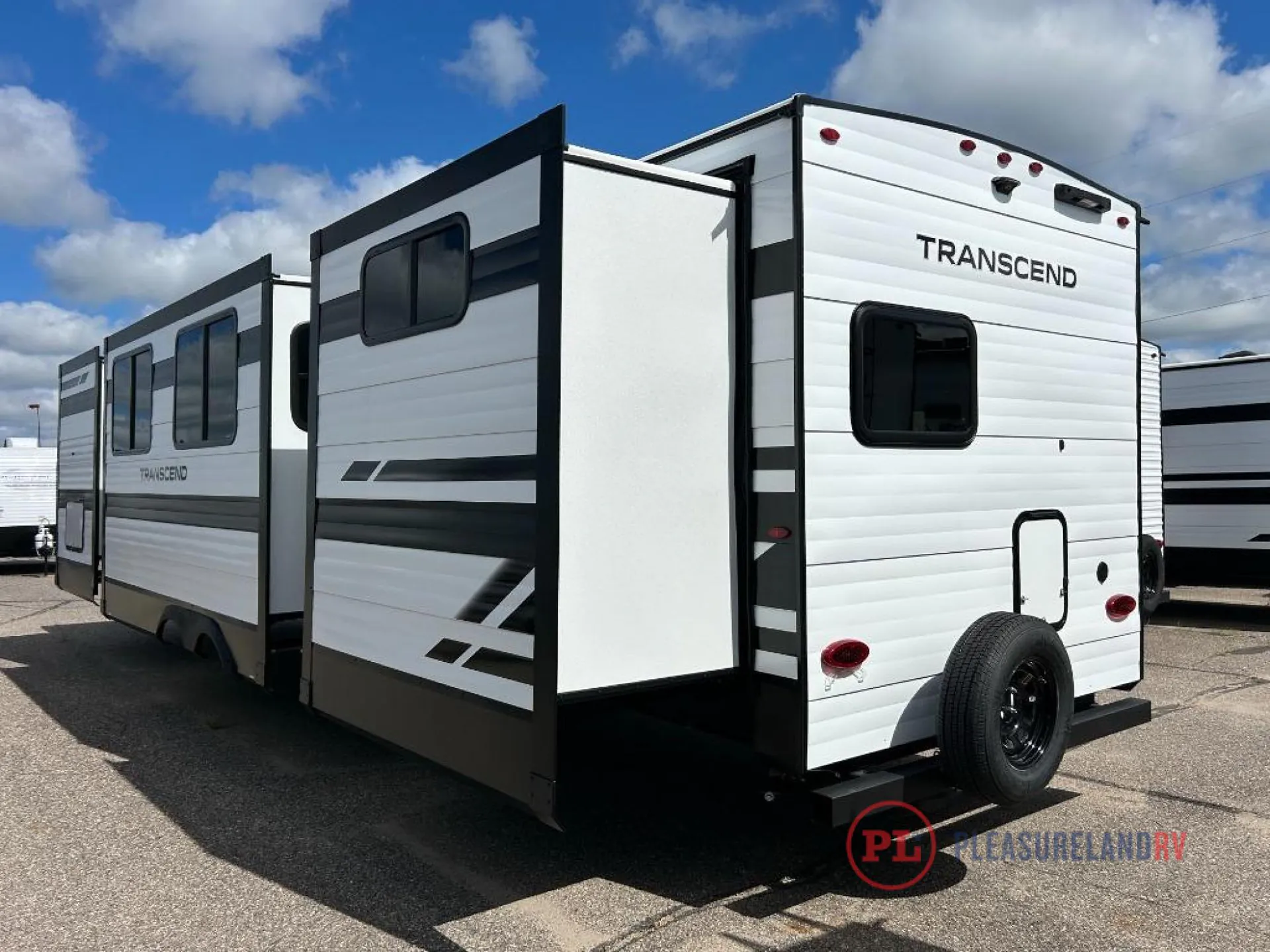 2026 Grand Design Transcend 335BHT - Photo 4