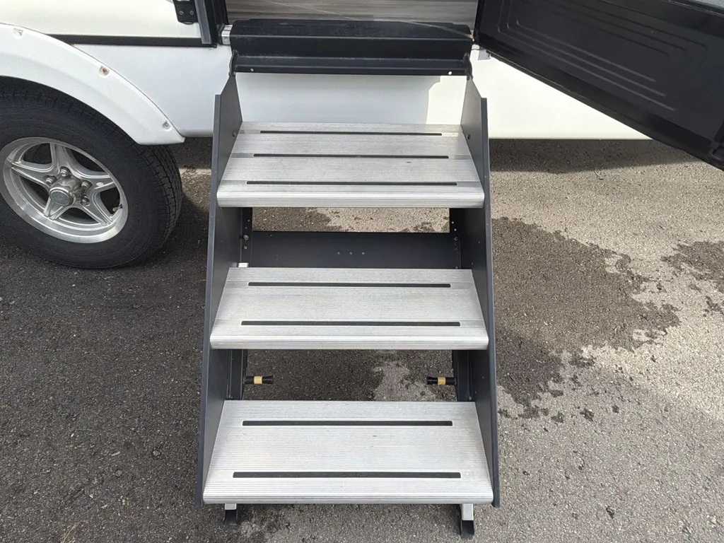 2022 Coachmen Freedom Express Ultra Lite 274RKS, Photos photo 2