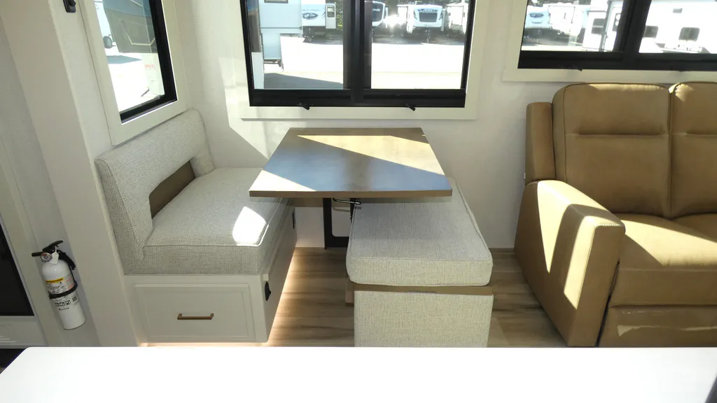 2027 Brinkley Model Z AIR 315, Photos photo 20