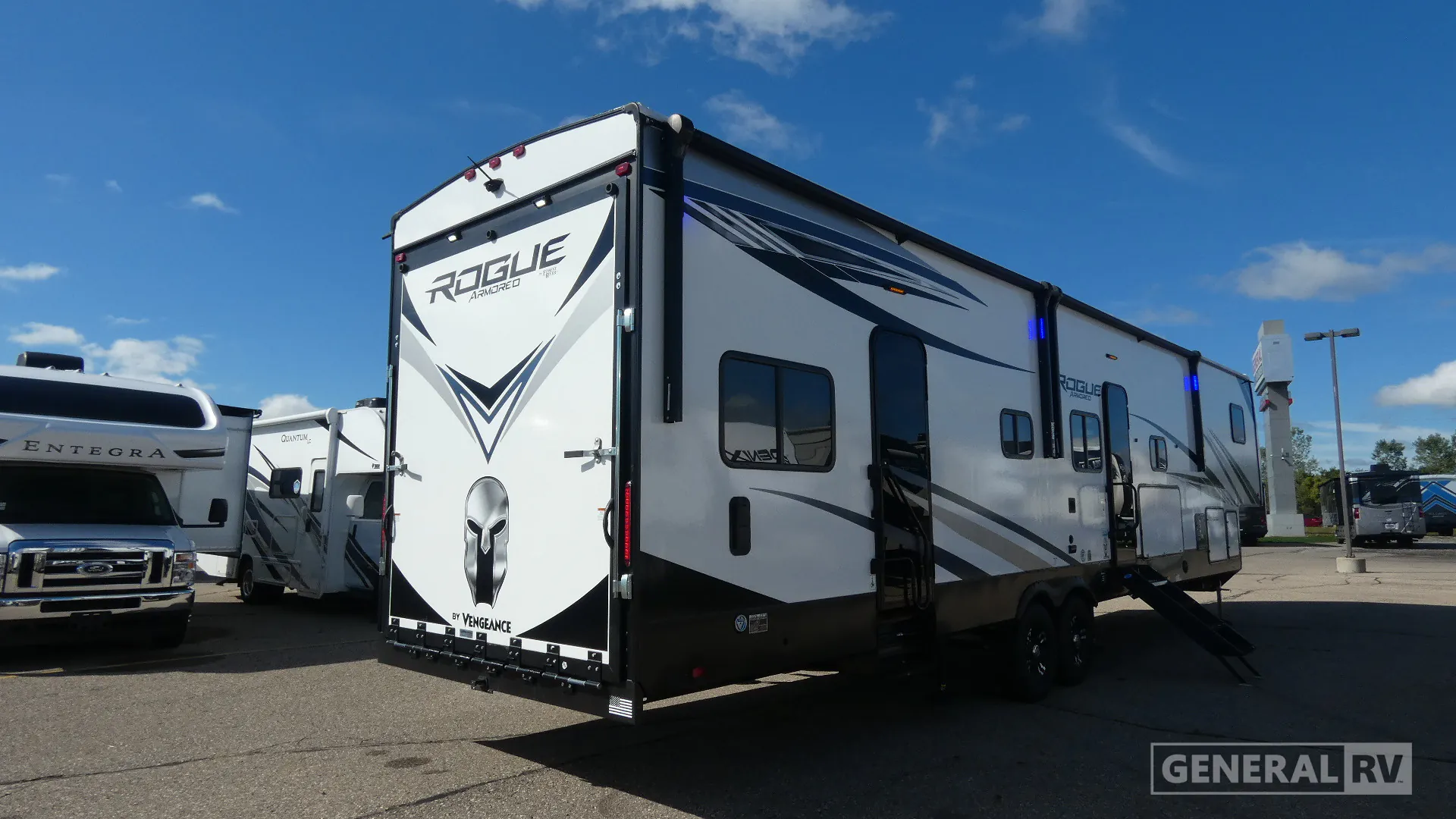 2022 Forest River Vengeance Rogue Armored 4007G2 — Photo 7