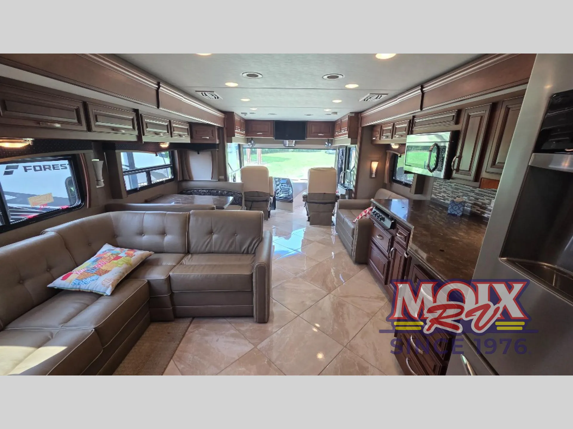 2016 Forest River Berkshire XL 40BH - Photo 4
