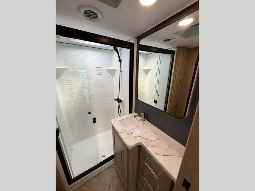 2026 Keystone Raptor 420, Photos photo 15
