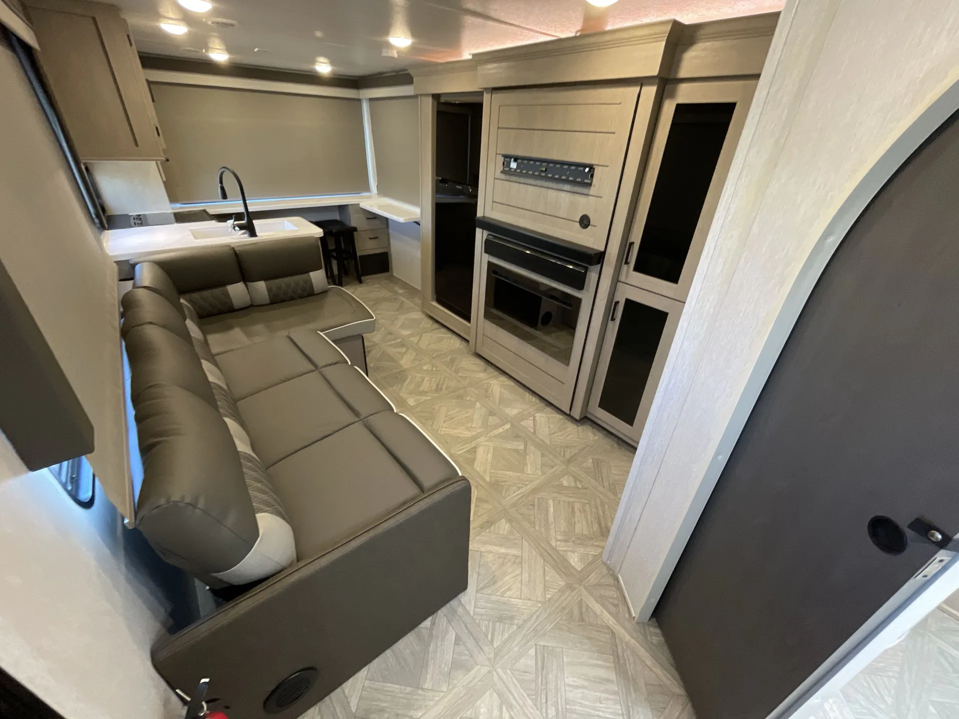 2024 Forest River Wildwood X-Lite 24VIEW — living area main