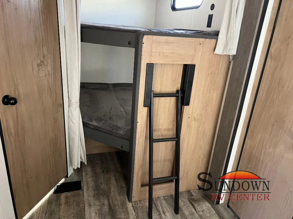 2024 Forest River Cherokee Wolf Den 272BRB, Photos photo 7