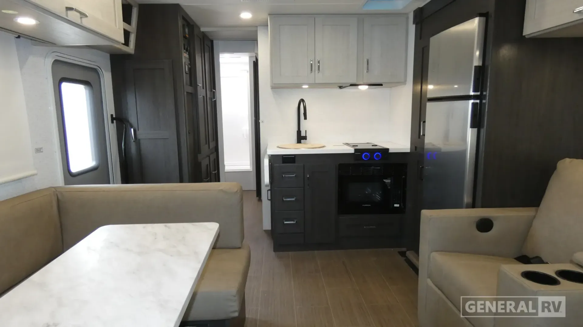2027 Winnebago Sunflyer 26FE - Photo 3