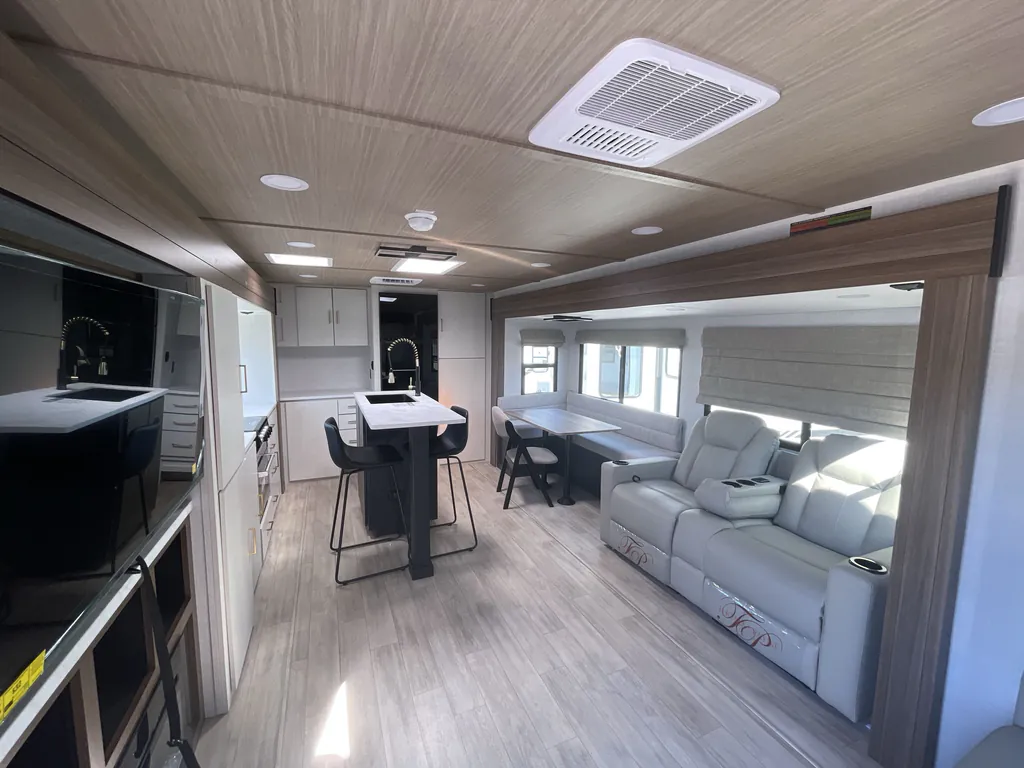 2026 Forest River Vibe 3400XL, Photos photo 2