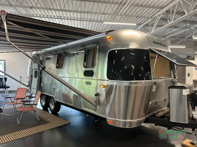 2026 Airstream Globetrotter 25FB - Photo 2