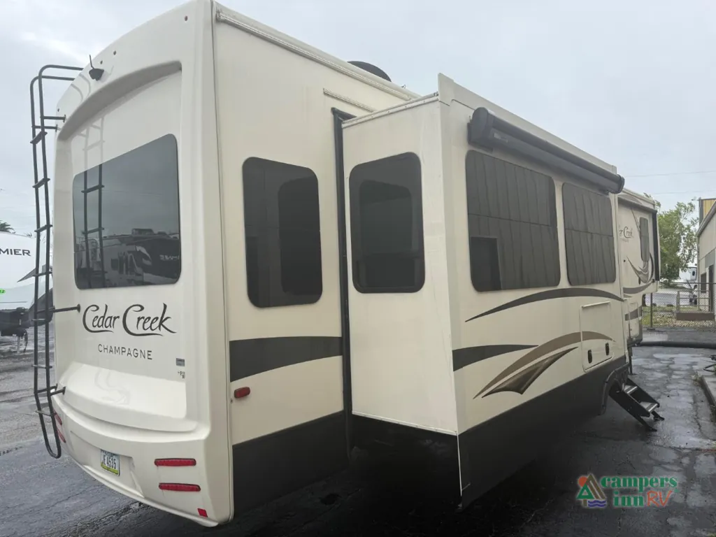 2020 Forest River Cedar Creek Champagne Edition 38EL, Photos photo 3