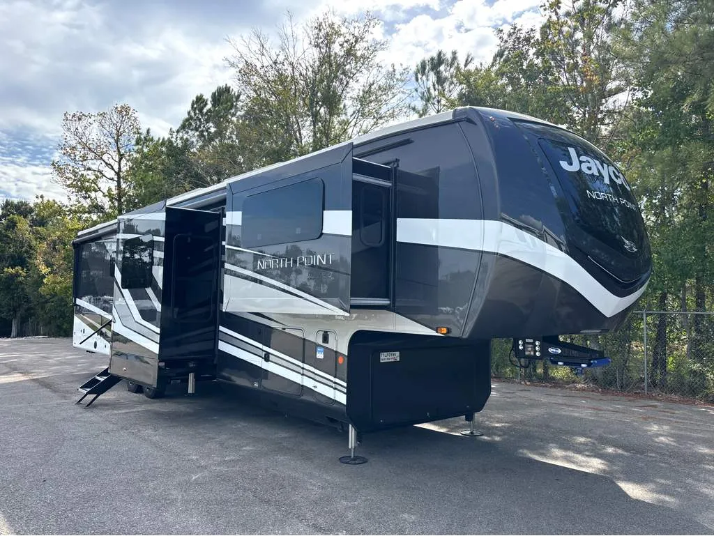 2026 Jayco North Point 382FLRB - Photo 2