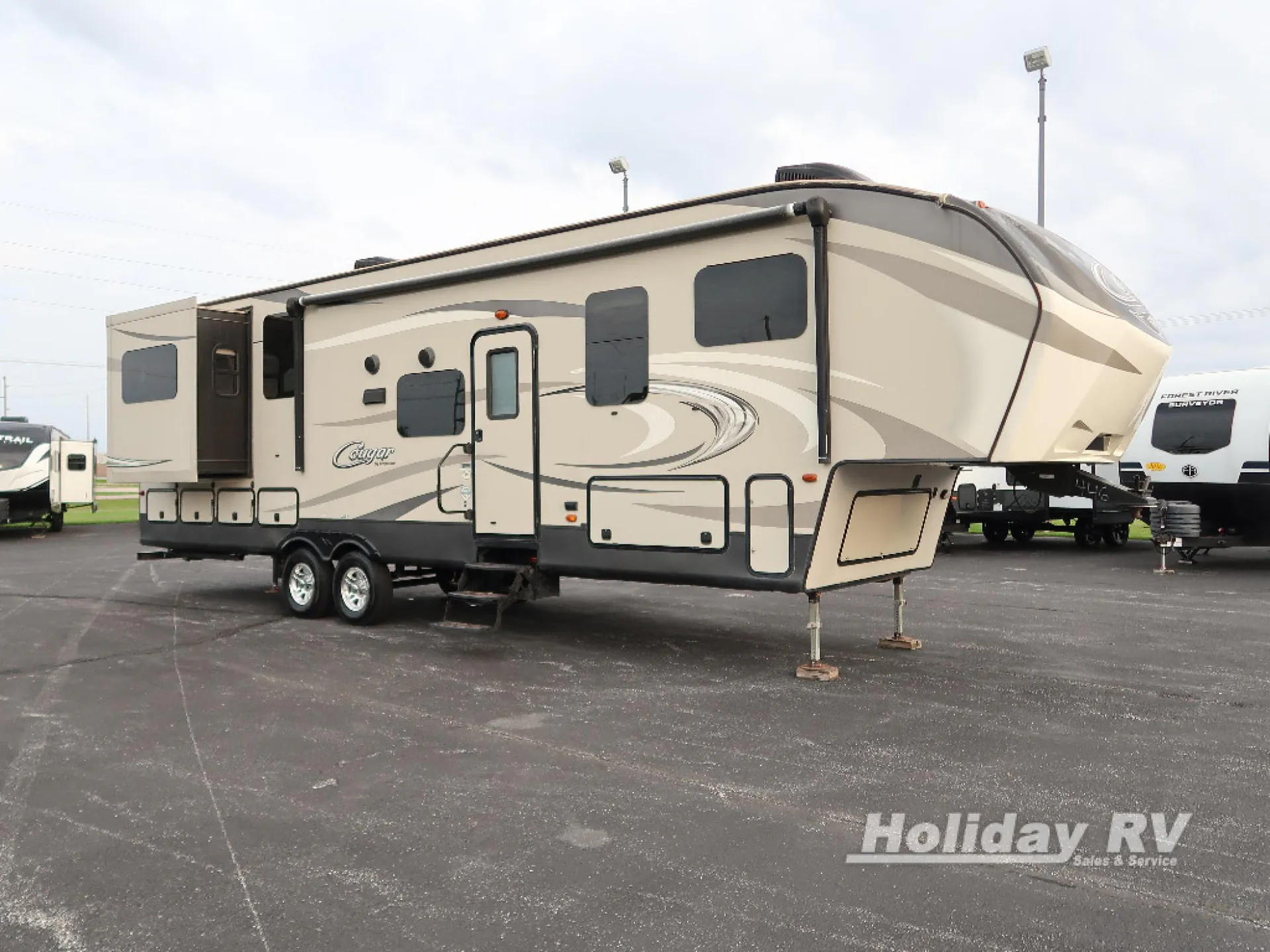 2016 Keystone Cougar 326RDS - Photo 2