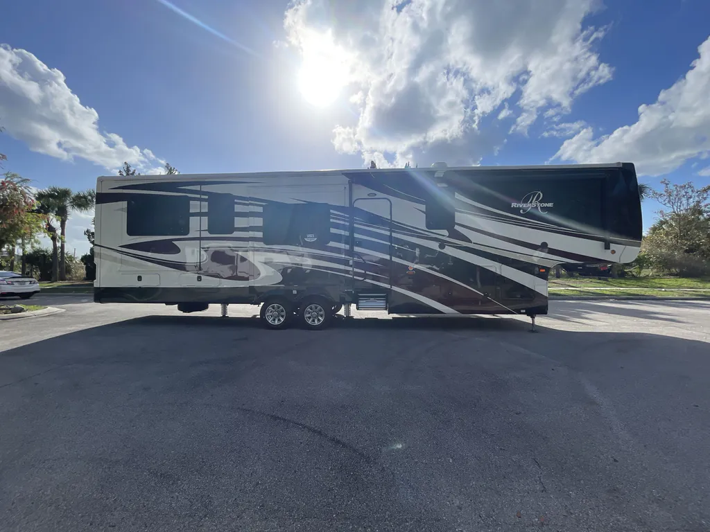 2017 Forest River Riverstone 38RE, Photos photo 5