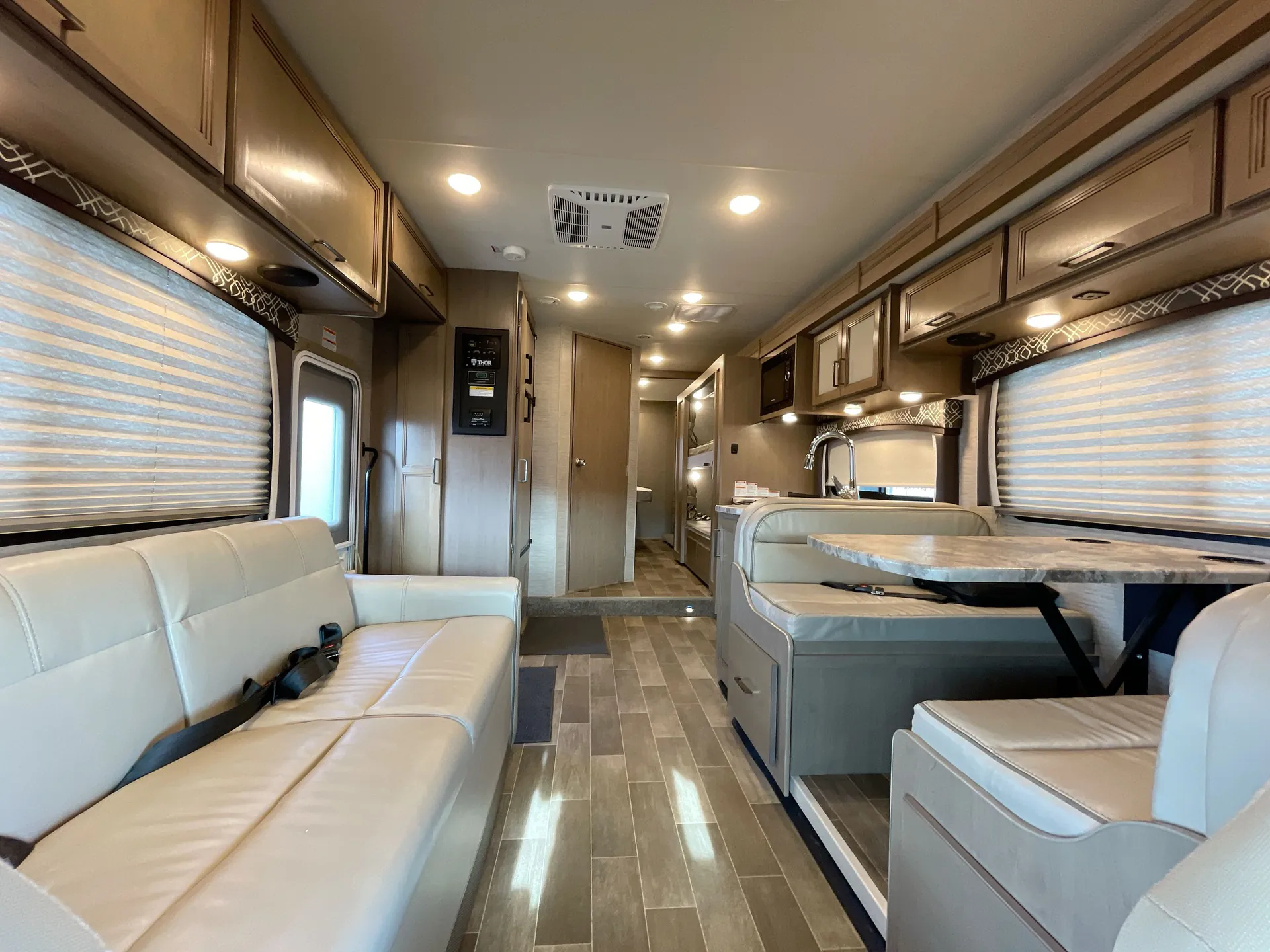 2021 Thor Motor Coach Chateau 31EV — living area main
