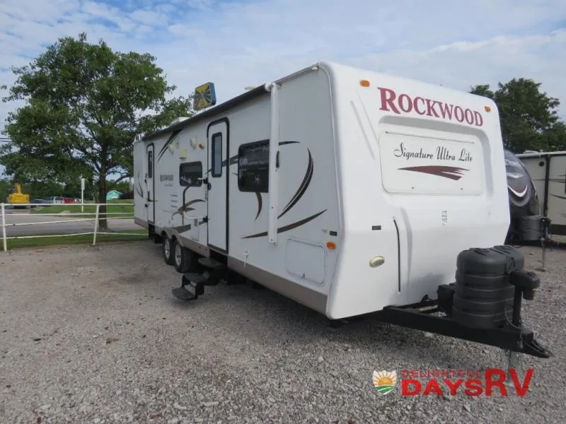 2010 Forest River RV Rockwood Signature Ultra Lite 8316SS - Main photo
