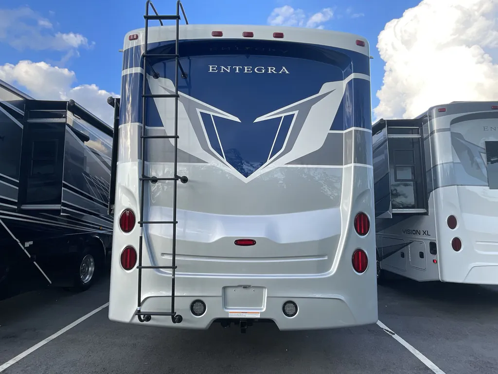 2027 Entegra Coach Vision XL 36C, Photos photo 3
