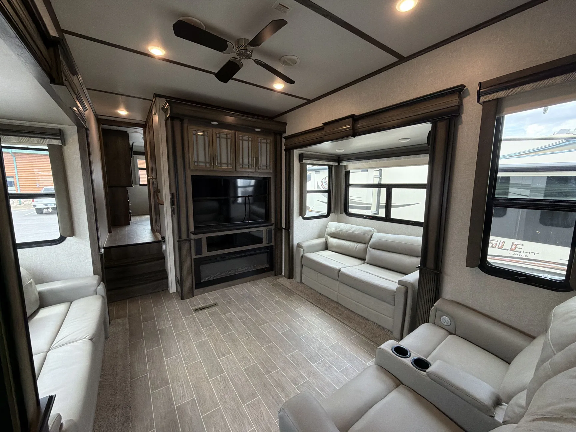 2020 Keystone Montana 3741FK — living area main