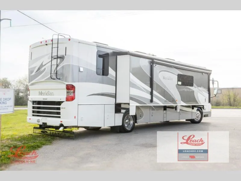 2015 Winnebago MERIDIAN 40R - Photo 3