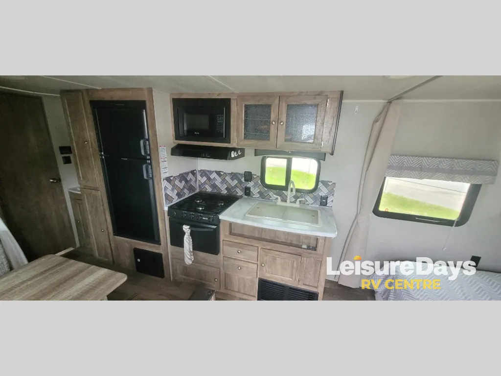 2019 Palomino Puma XLE Lite 22RBC, Photos photo 6