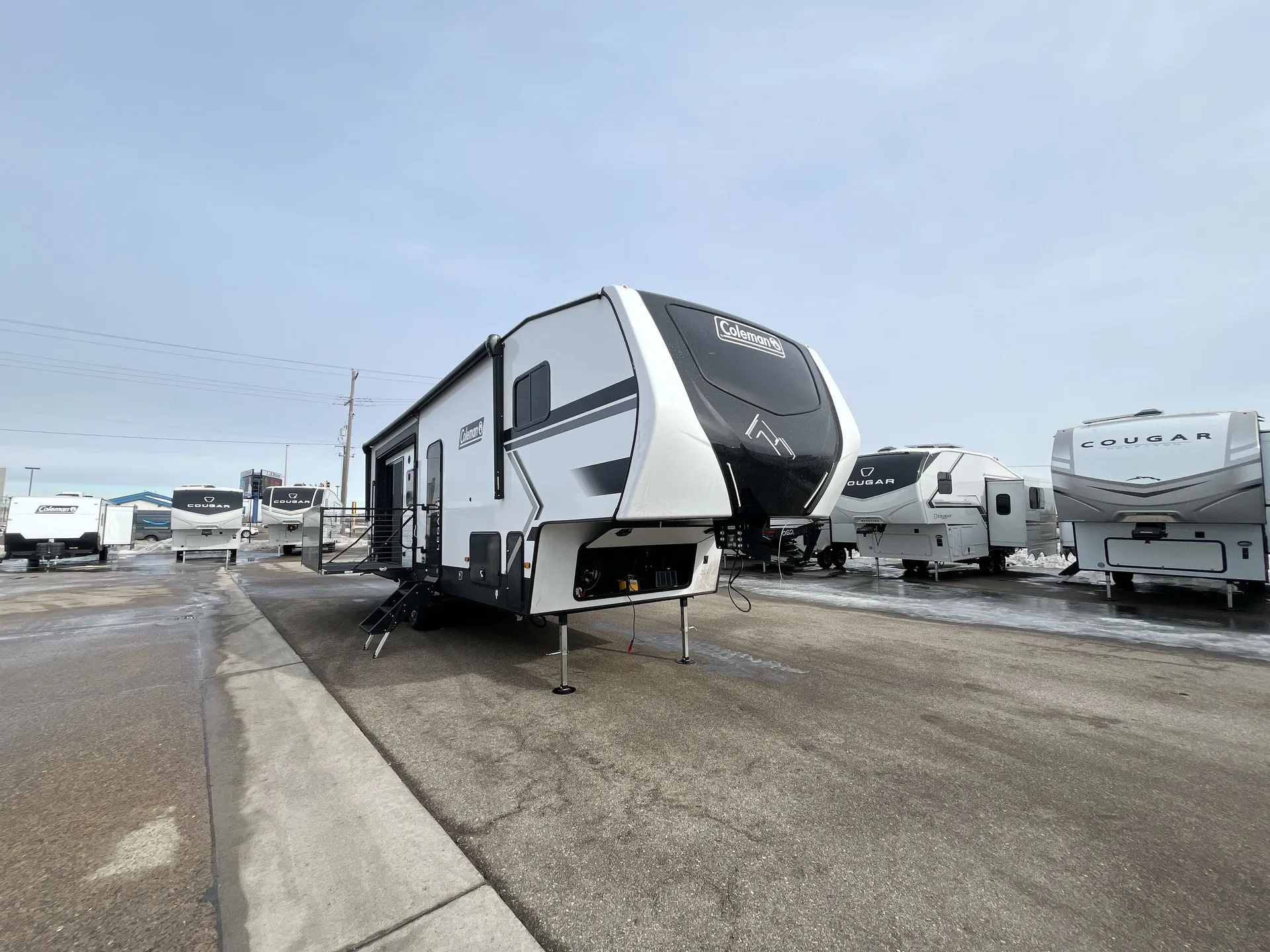 2026 Keystone Coleman Legacy 2800SUNDECK - Photo 2