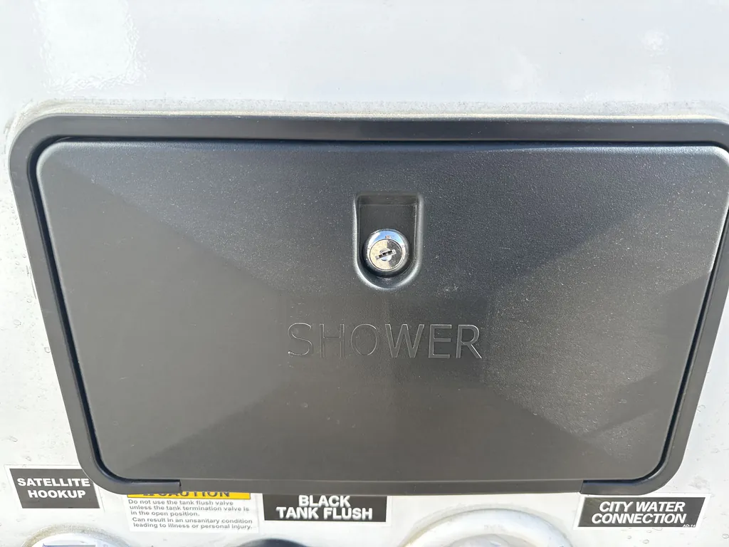 2027 Winnebago Micro Minnie 2108DS, Photos photo 23
