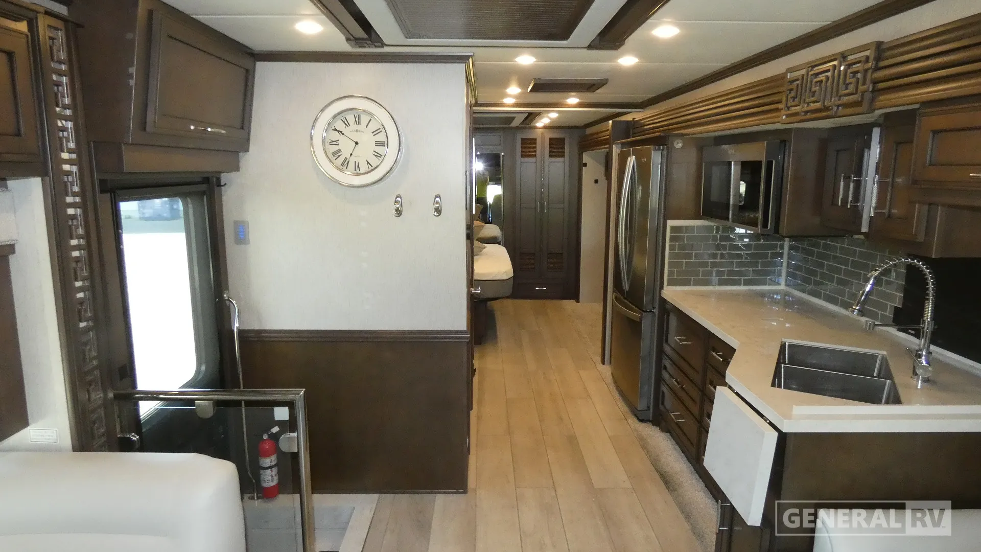 2023 Newmar Super Star 3727 - Photo 3