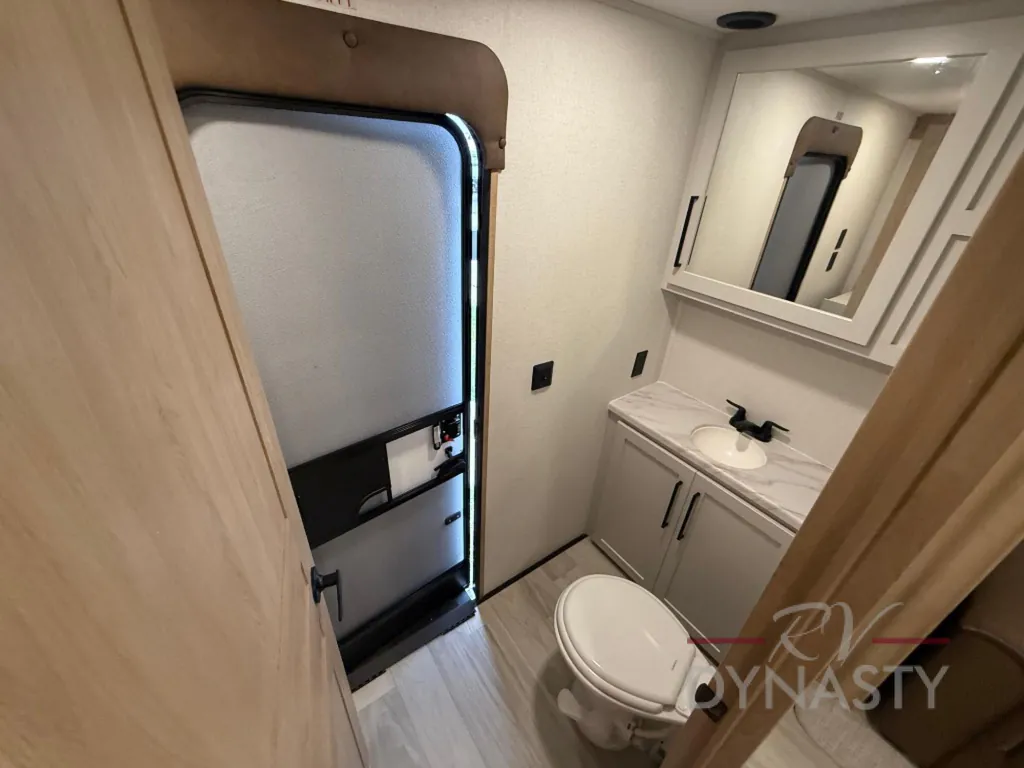 2026 Forest River Sandpiper Destination Trailers 41DUPLEX, Photos photo 28