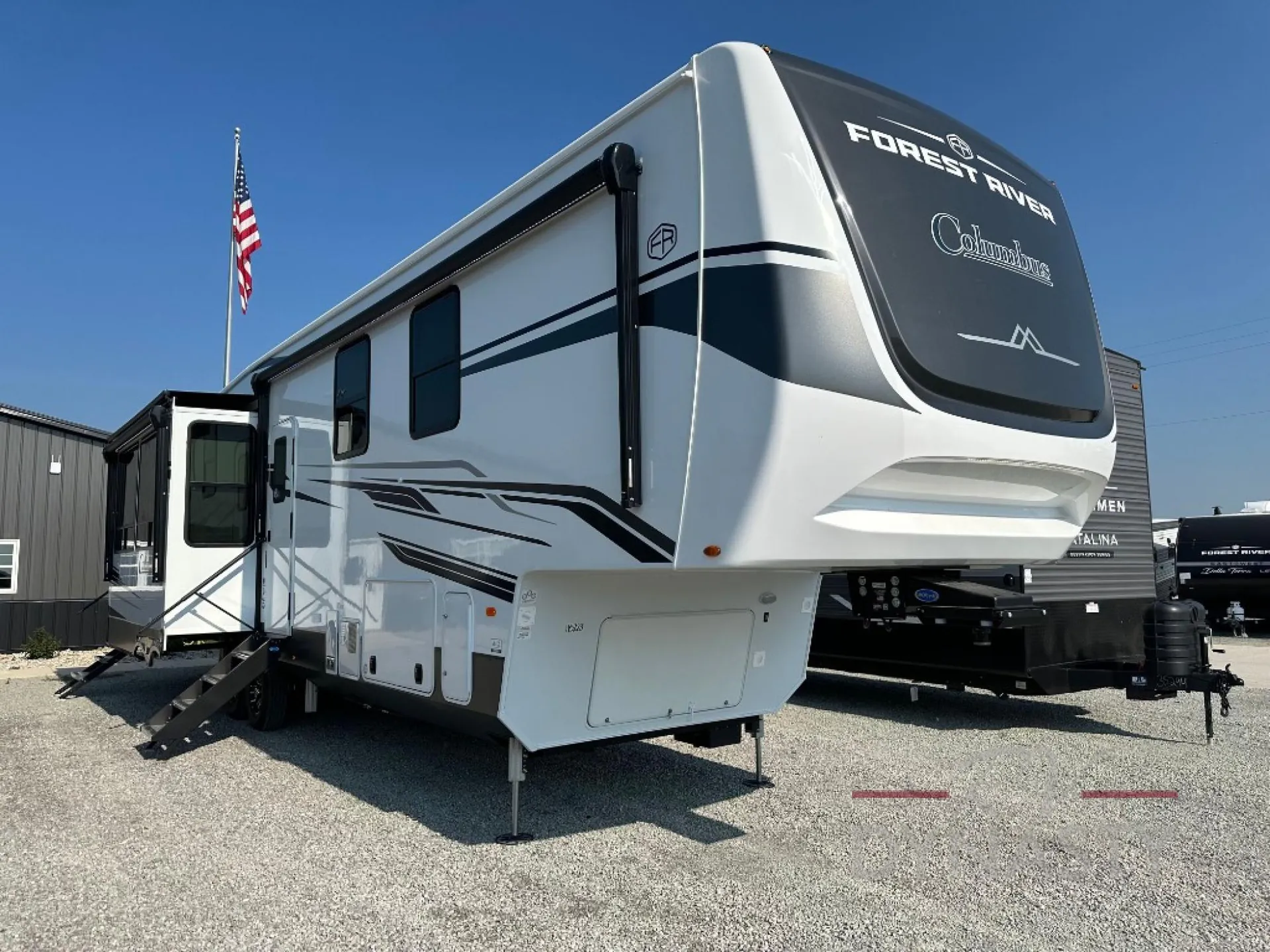 2026 Palomino Columbus 384RKH - Photo 2