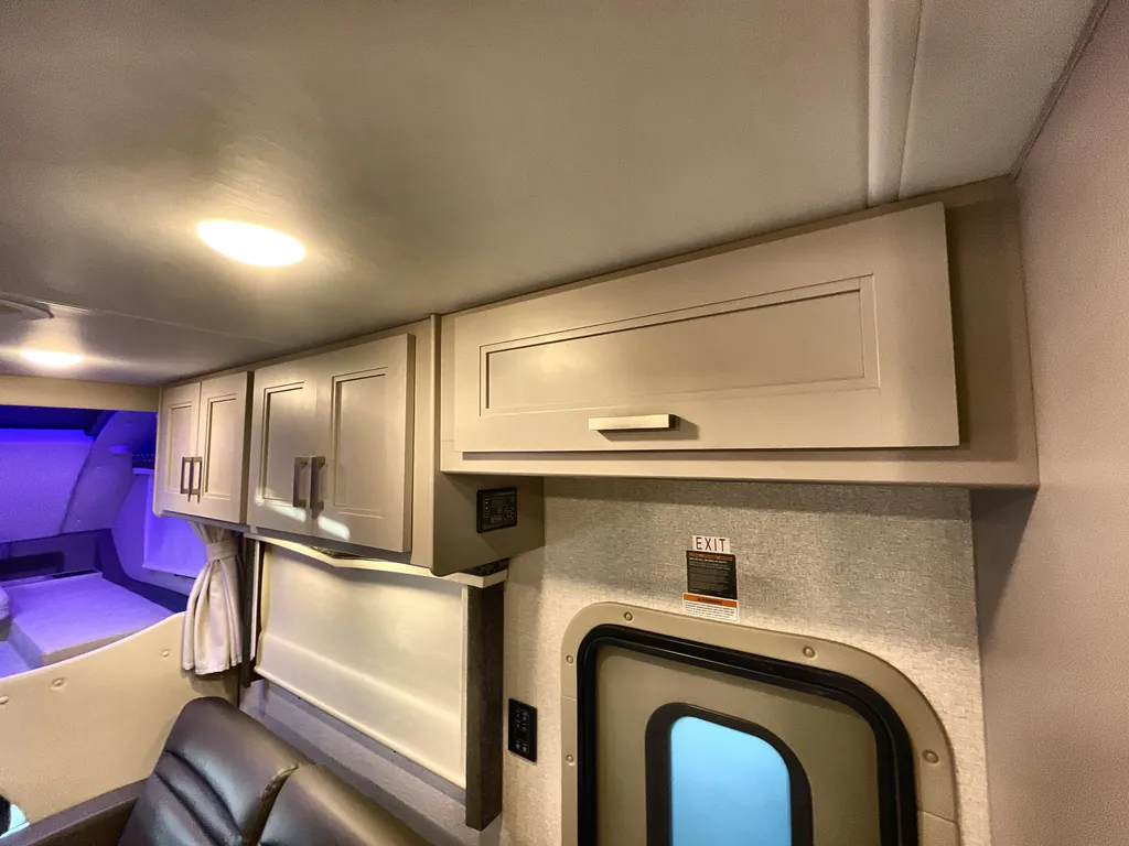 2024 Thor Motor Coach Magnitude RS36, Photos photo 12